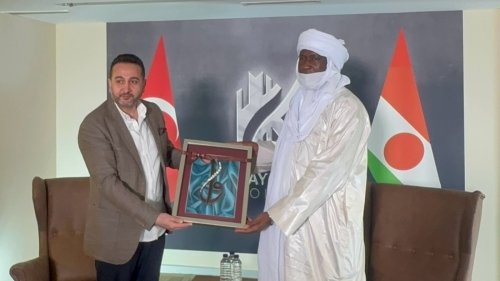 Nijer İletişim Bakanı ve Kayıoğlu Holding'in Buluşması: Afrika Kıtasında Yeni Bir Medya Dönemi